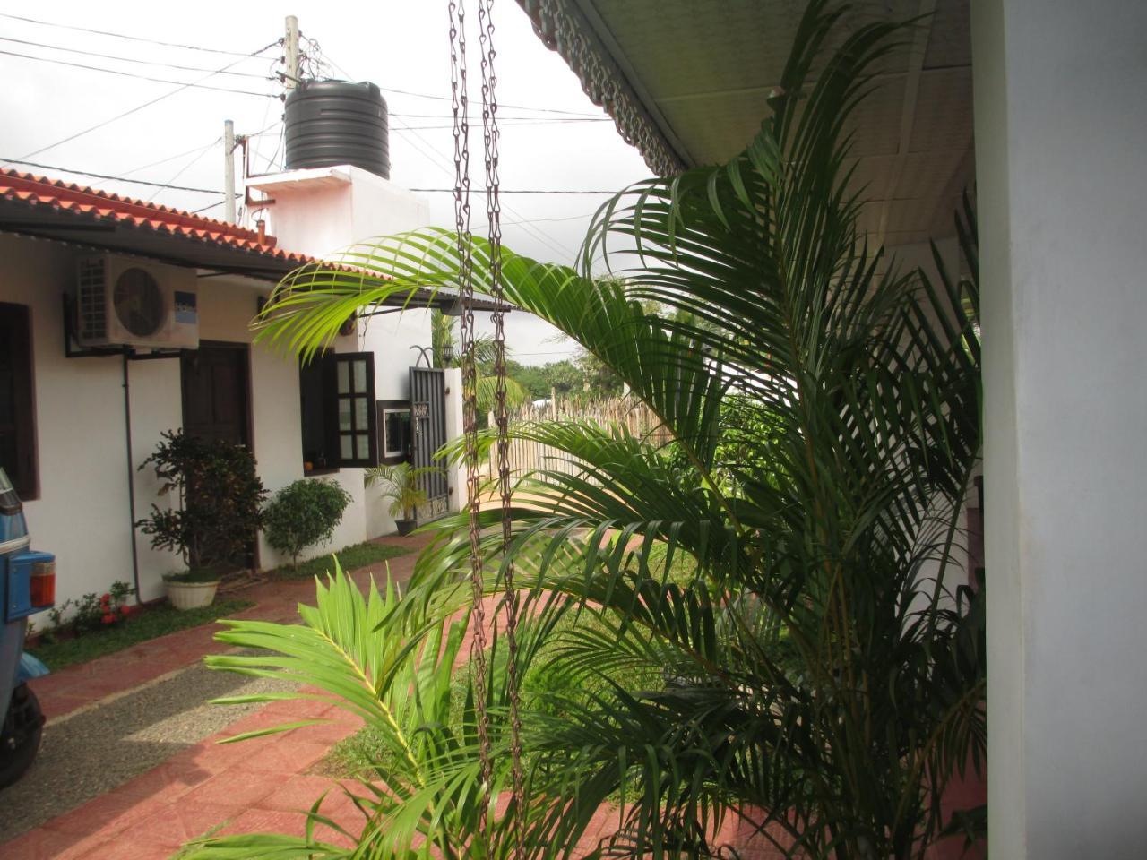 Uppuveli Beach House Trincomalee Eksteriør bilde