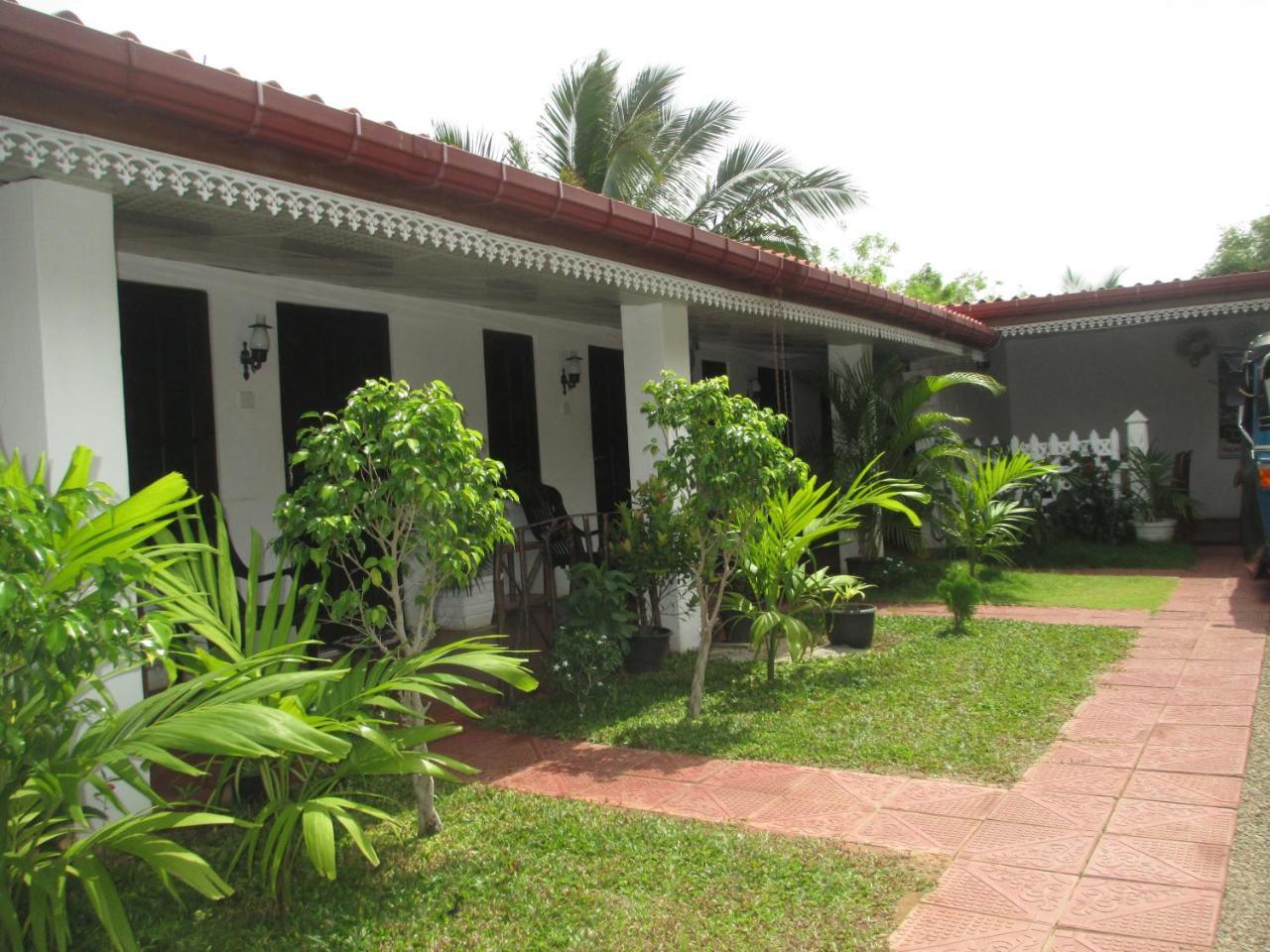 Uppuveli Beach House Trincomalee Eksteriør bilde