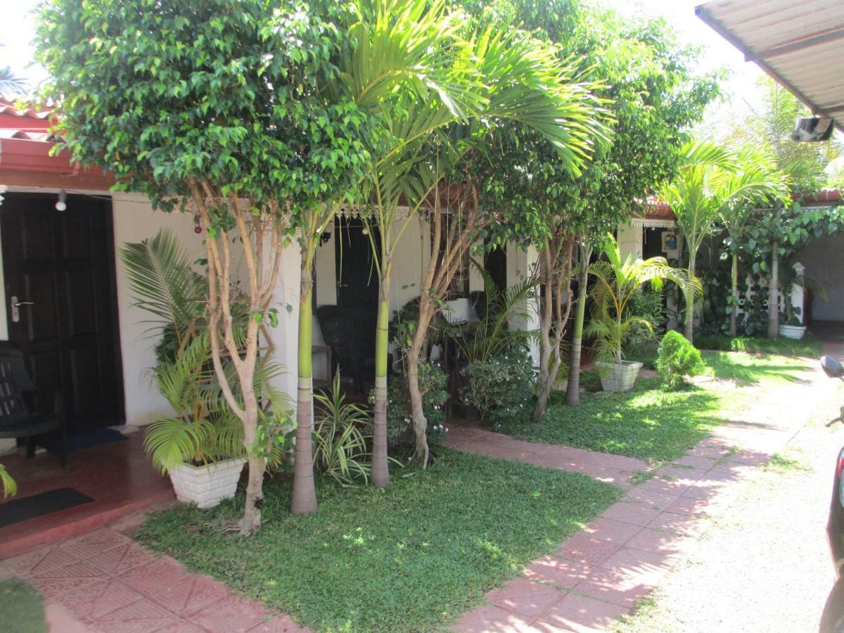 Uppuveli Beach House Trincomalee Eksteriør bilde